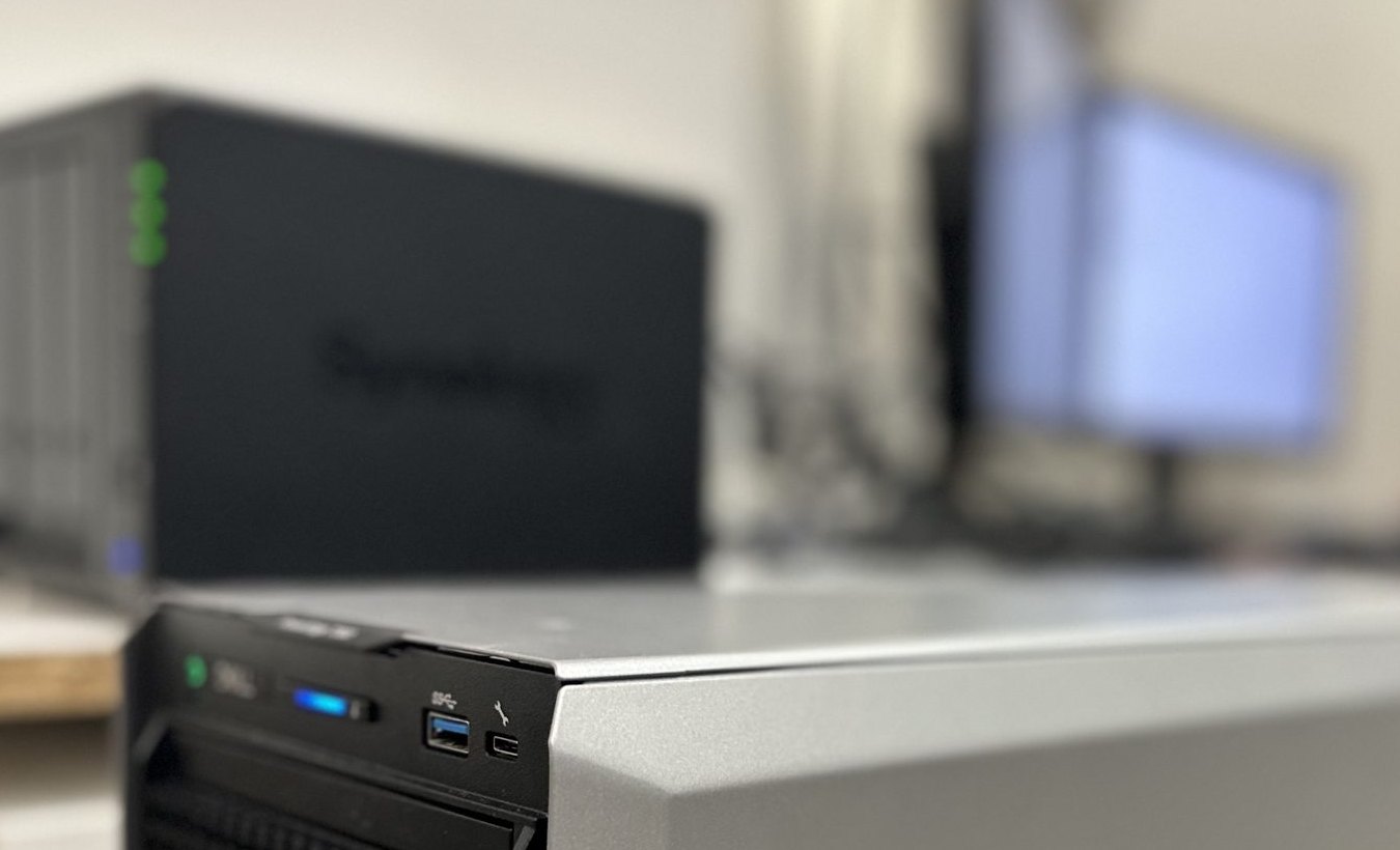 Szerver és NAS az XperiComp irodájában
